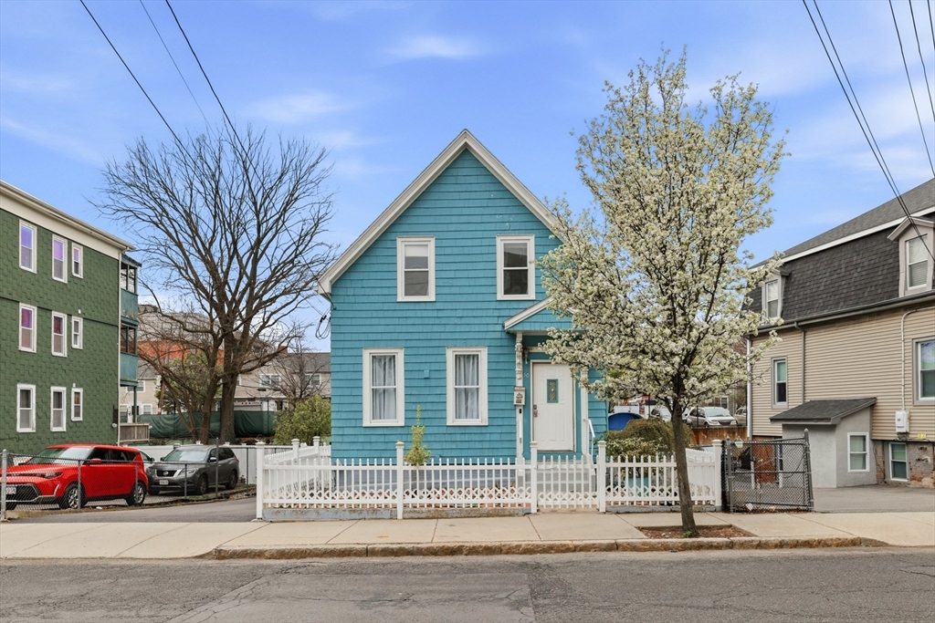 30 Woodlawn St — photo