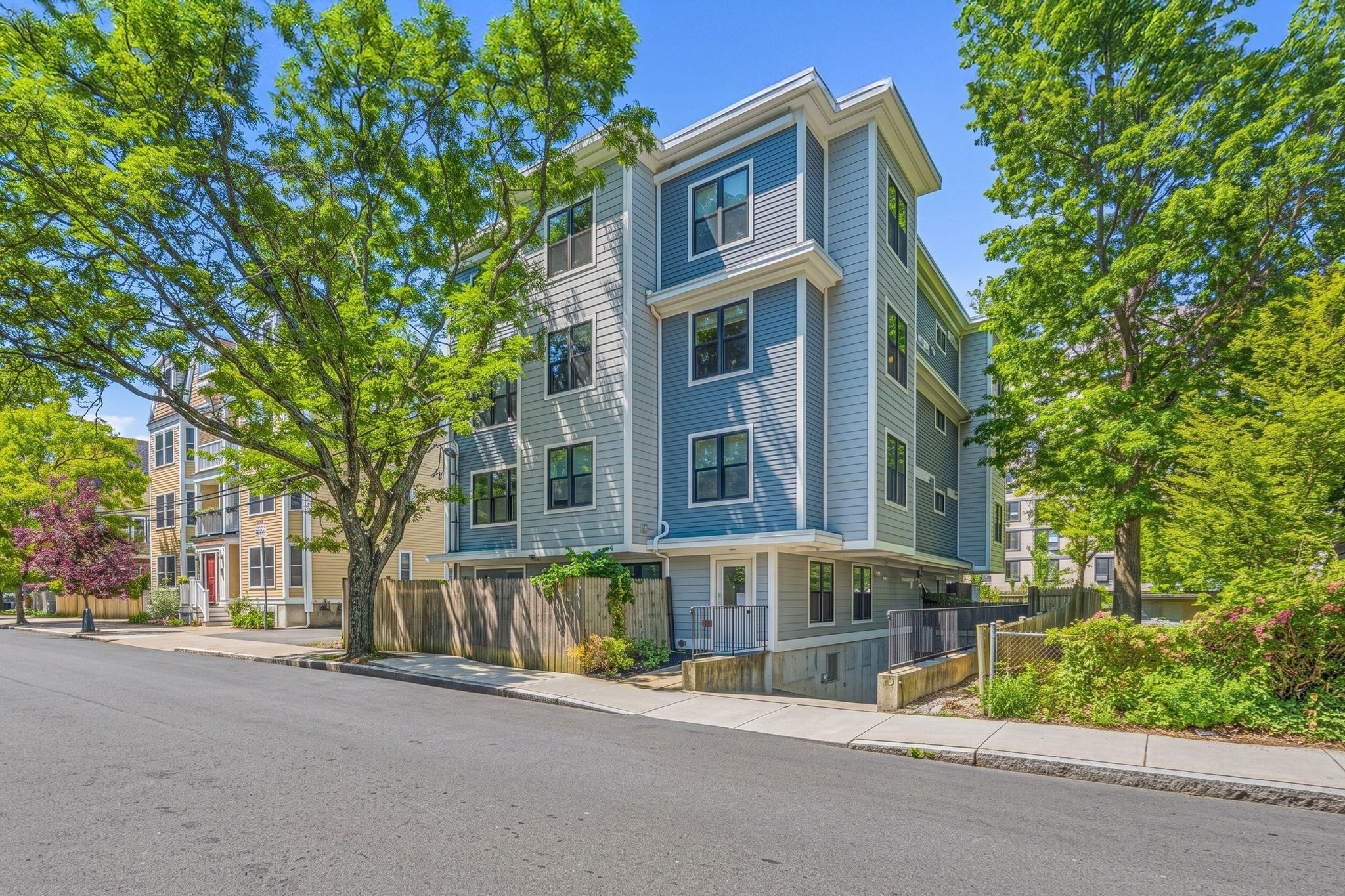 192 Raymond St #4 — photo
