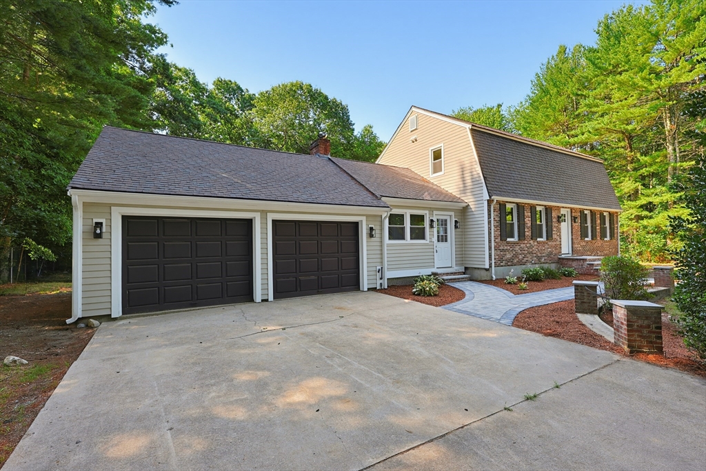 8 Cook Road, Foxboro, MA 02035