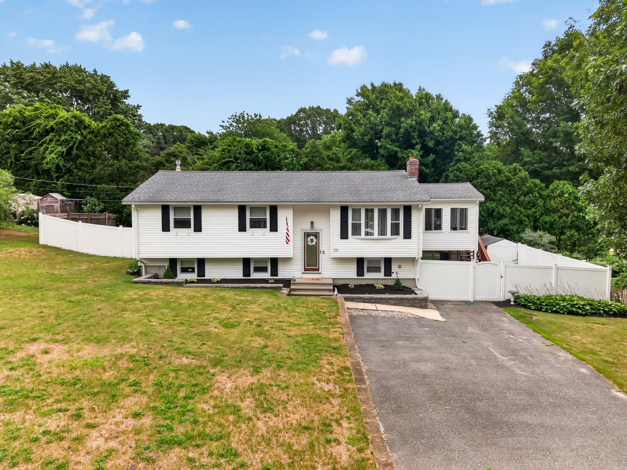 12 Clearwater Dr — photo