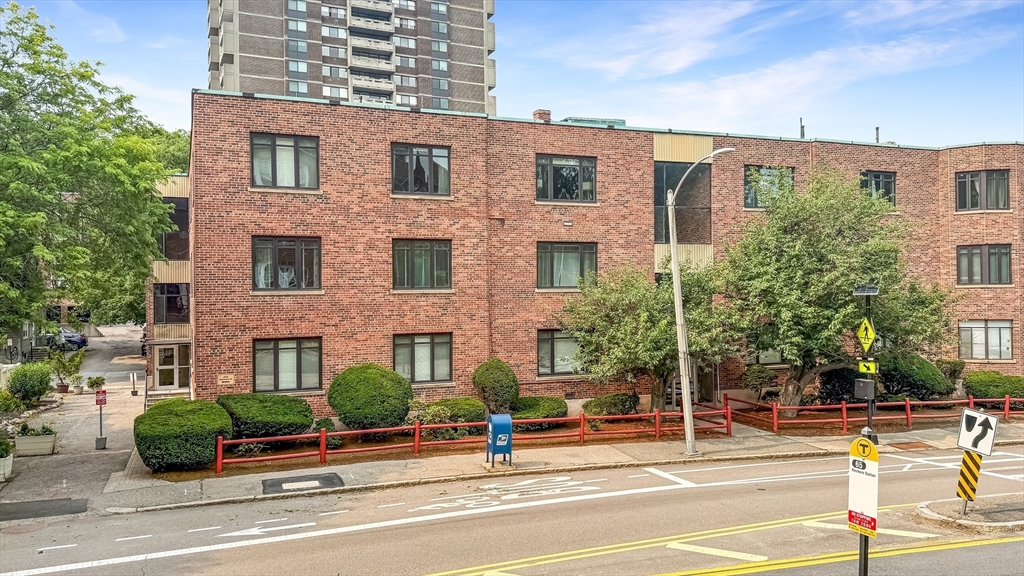 573 Washington St #29 — photo