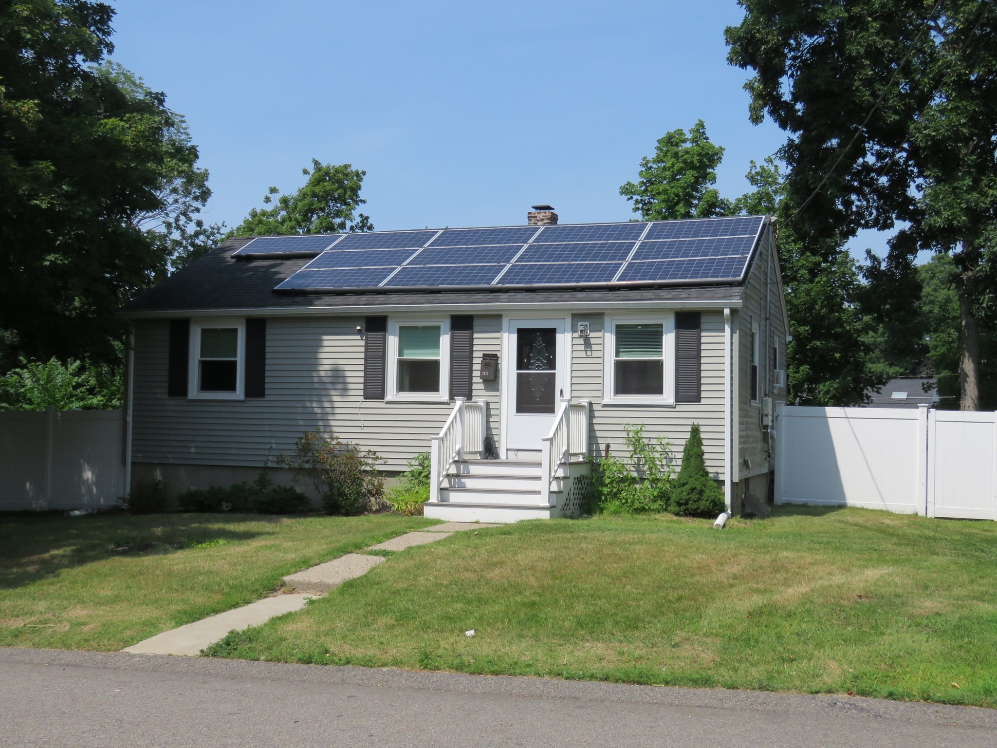 152 Drew Ave — photo