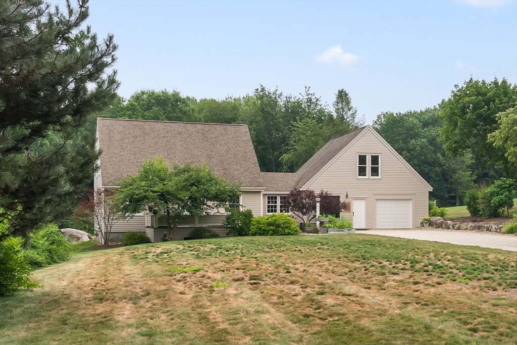 292 Warren Road, Brimfield, MA 01010