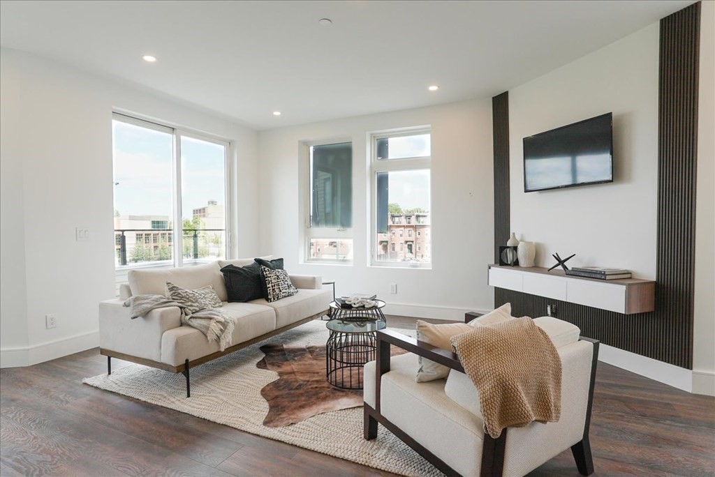 29 Woodford St #2 — photo