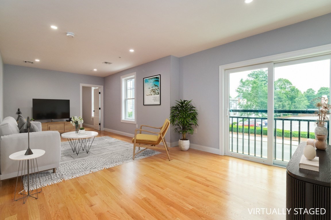 585 Washington Street #202 — photo