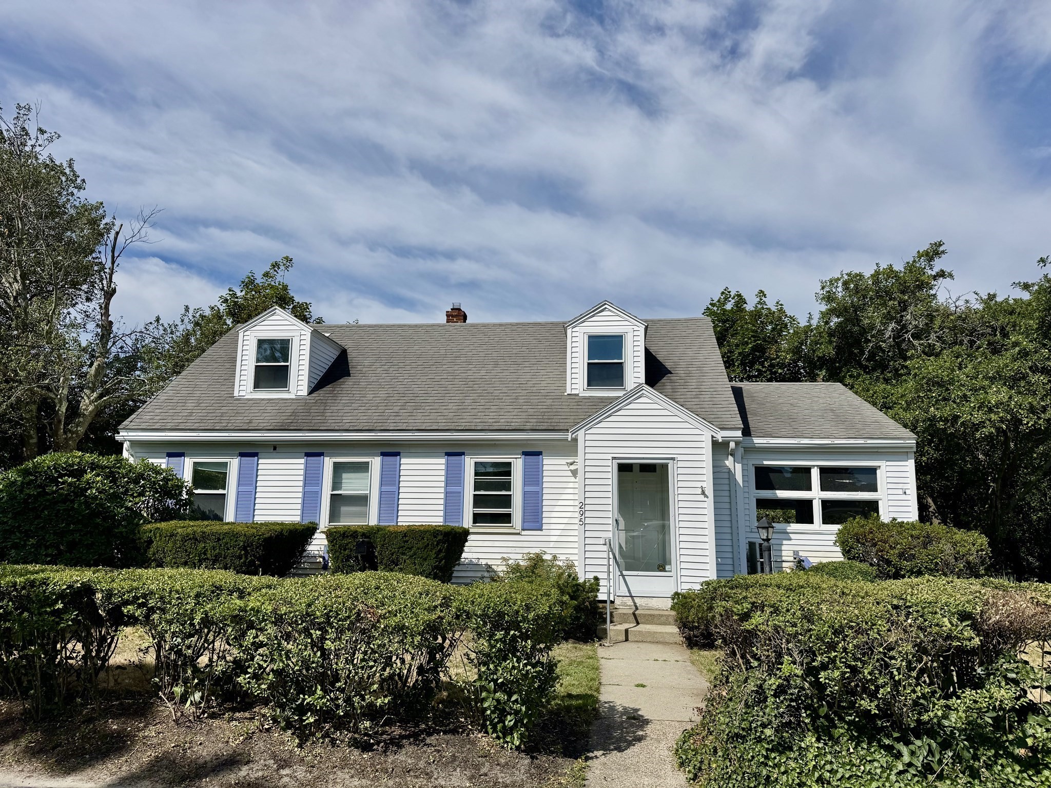 295 Kingsley Road Sing Family — photo