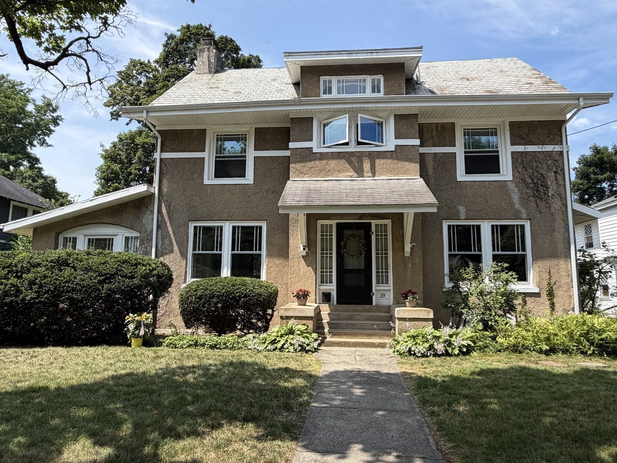 19 Wellesley Road, Holyoke, MA 01040 — photo 2