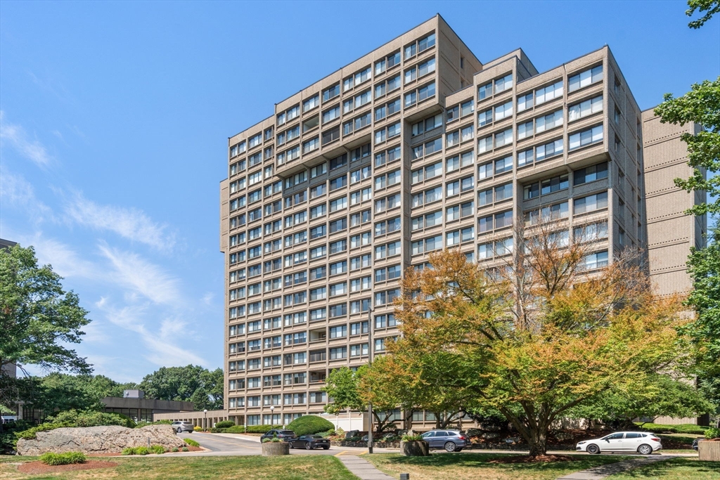 250 Hammond Pond Parkway #1208N — photo