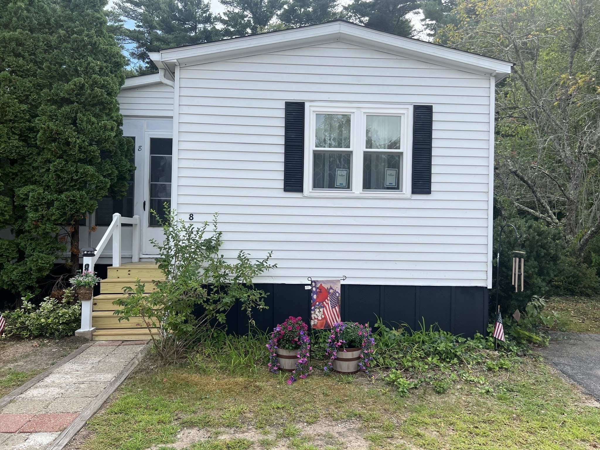 8 Jefferson Way — photo