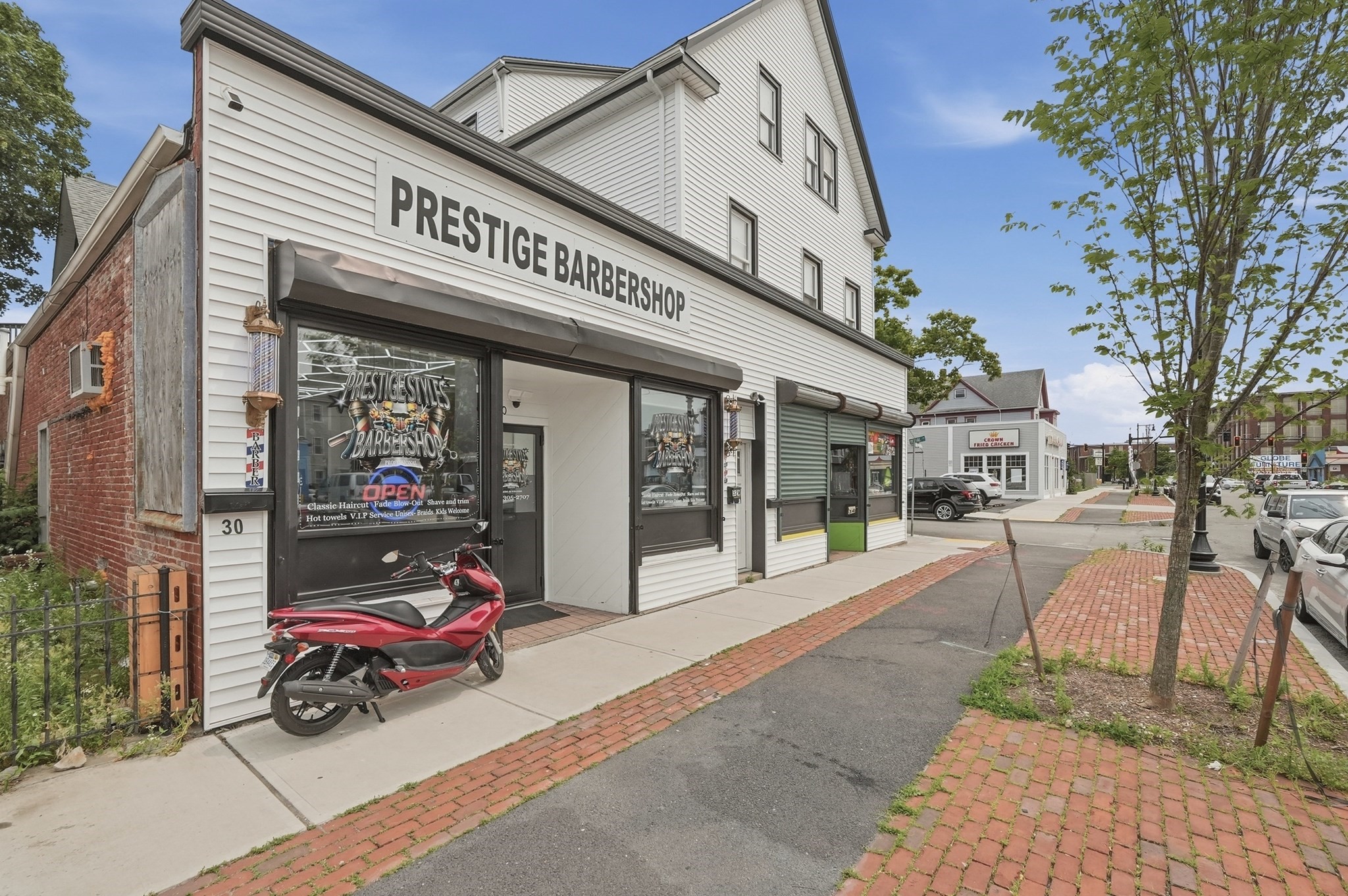 34 West Rodney French Blvd — photo