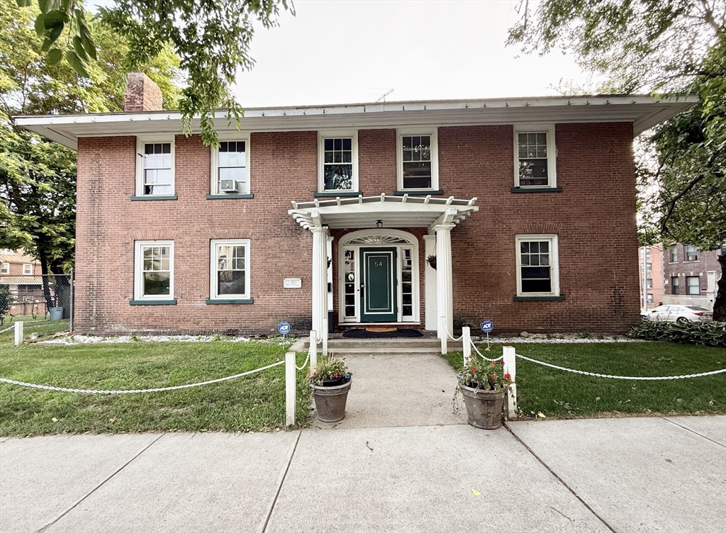 54 Ridgewood Place, Springfield, MA 01105