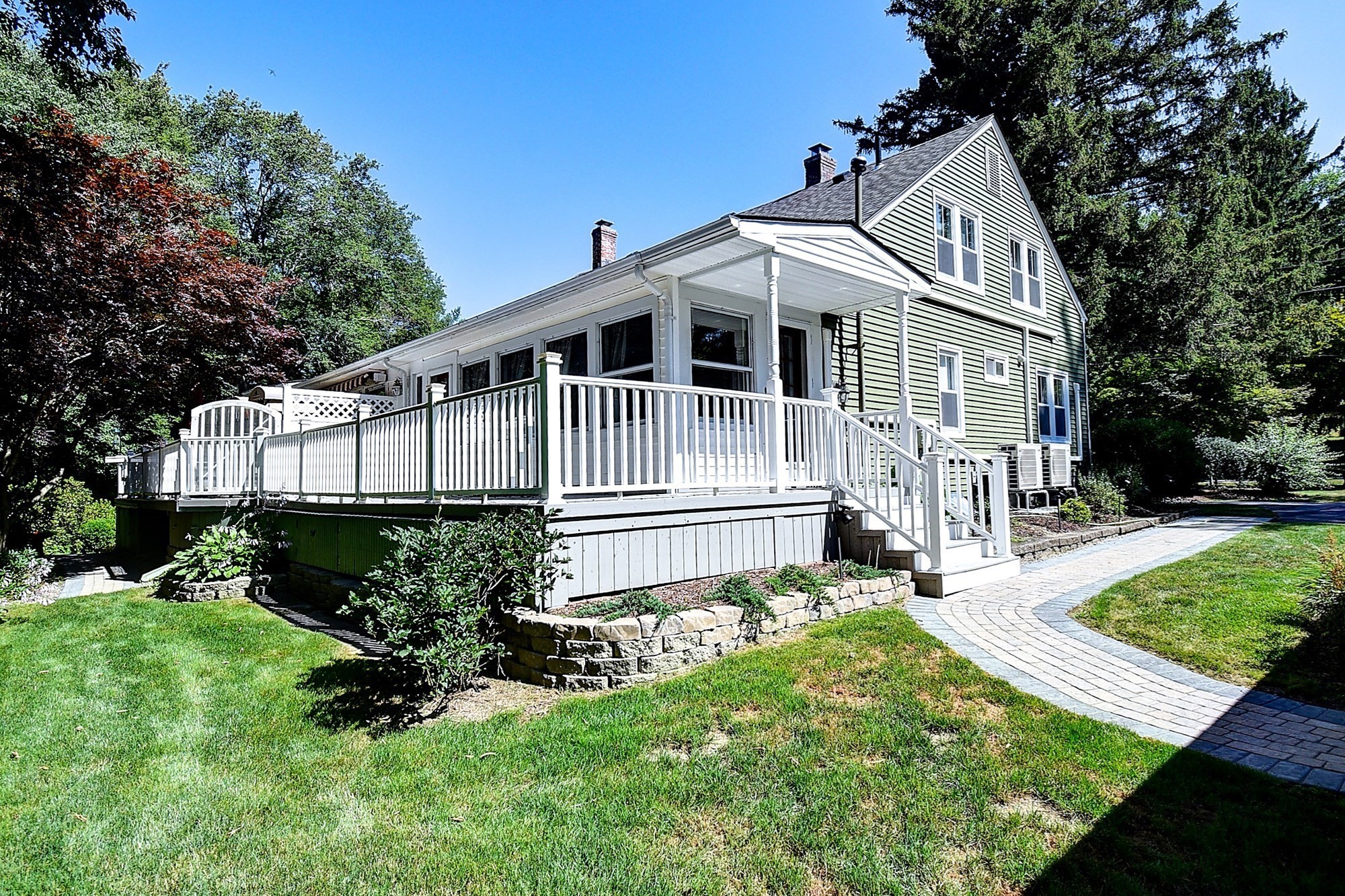 647 Main Street #a — photo