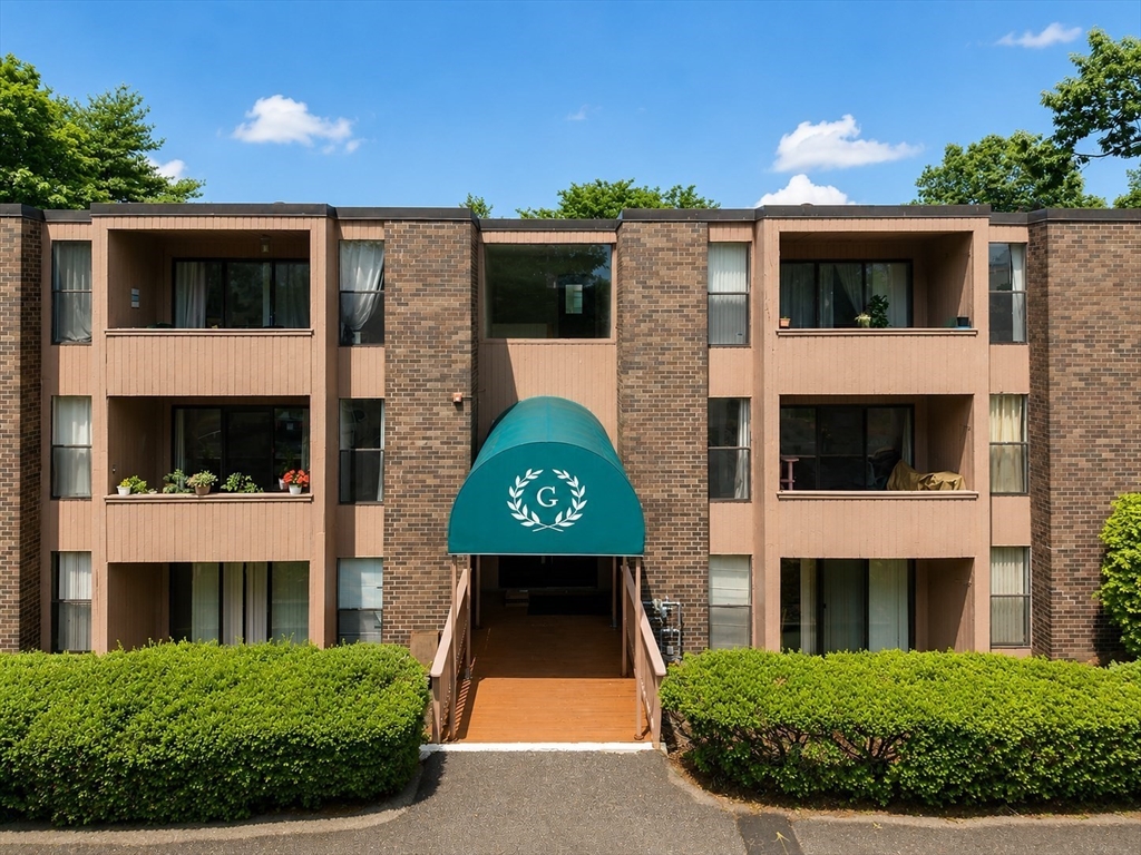 30 Shrewsbury Greens Dr #G — photo