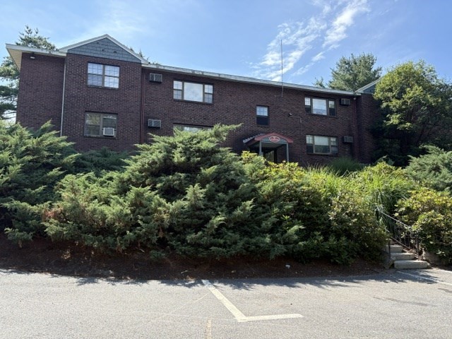 32 Spencer Rd #24M — photo