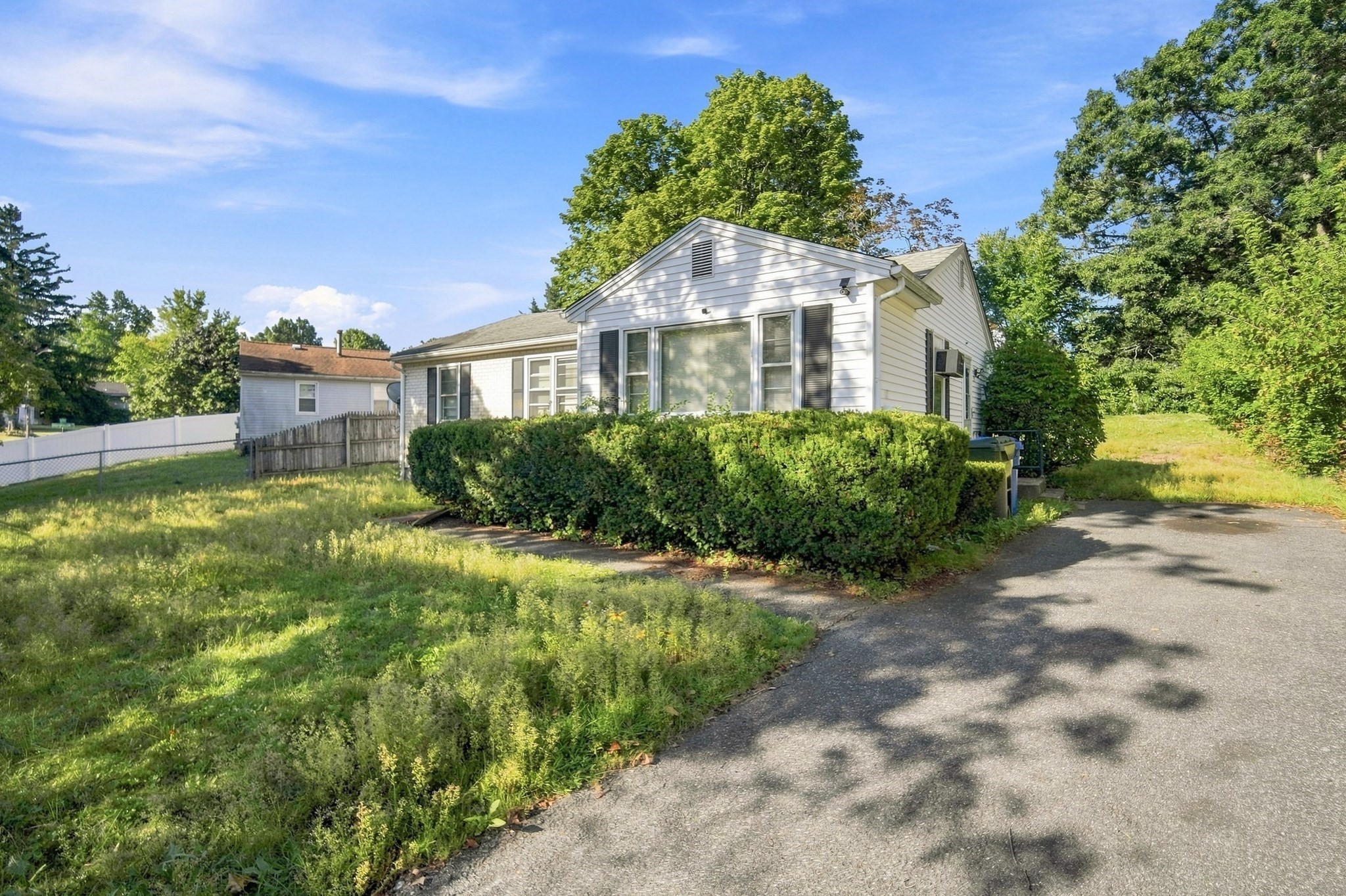 74 Leatherleaf Drive, Springfield, MA 01109 — photo 2