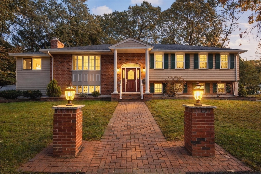 8 Phinney Road, Lexington, MA 02421
