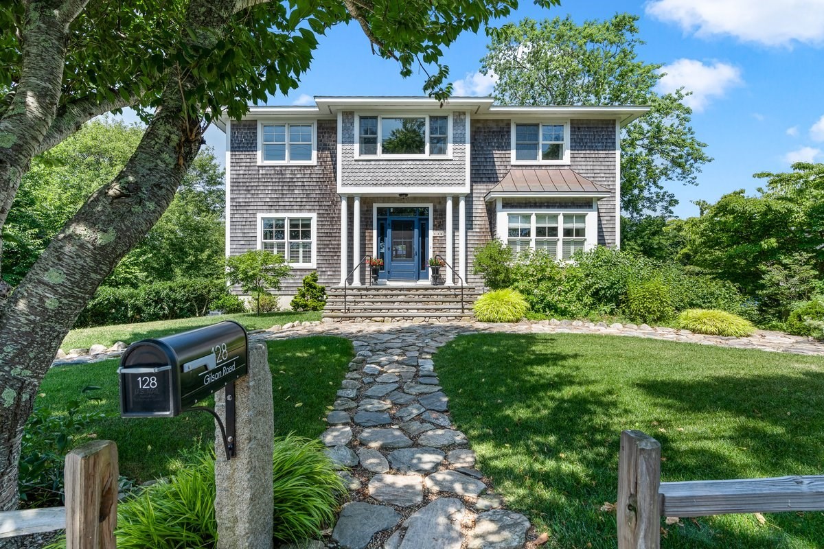 128 Gilson — photo