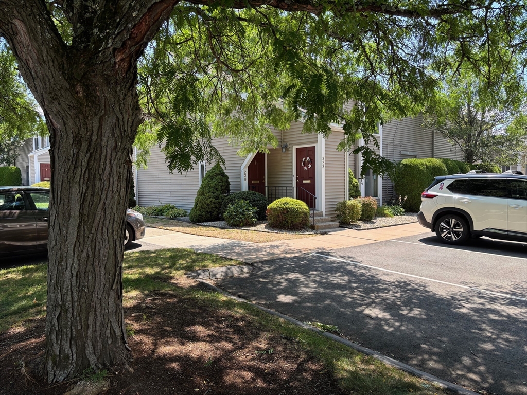 220 Nassau Drive #220 — photo