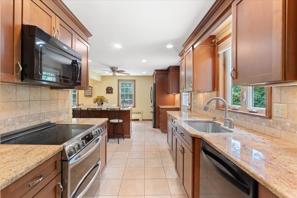 23 Meadow Brook Road, Raynham, MA 02767 — photo 3