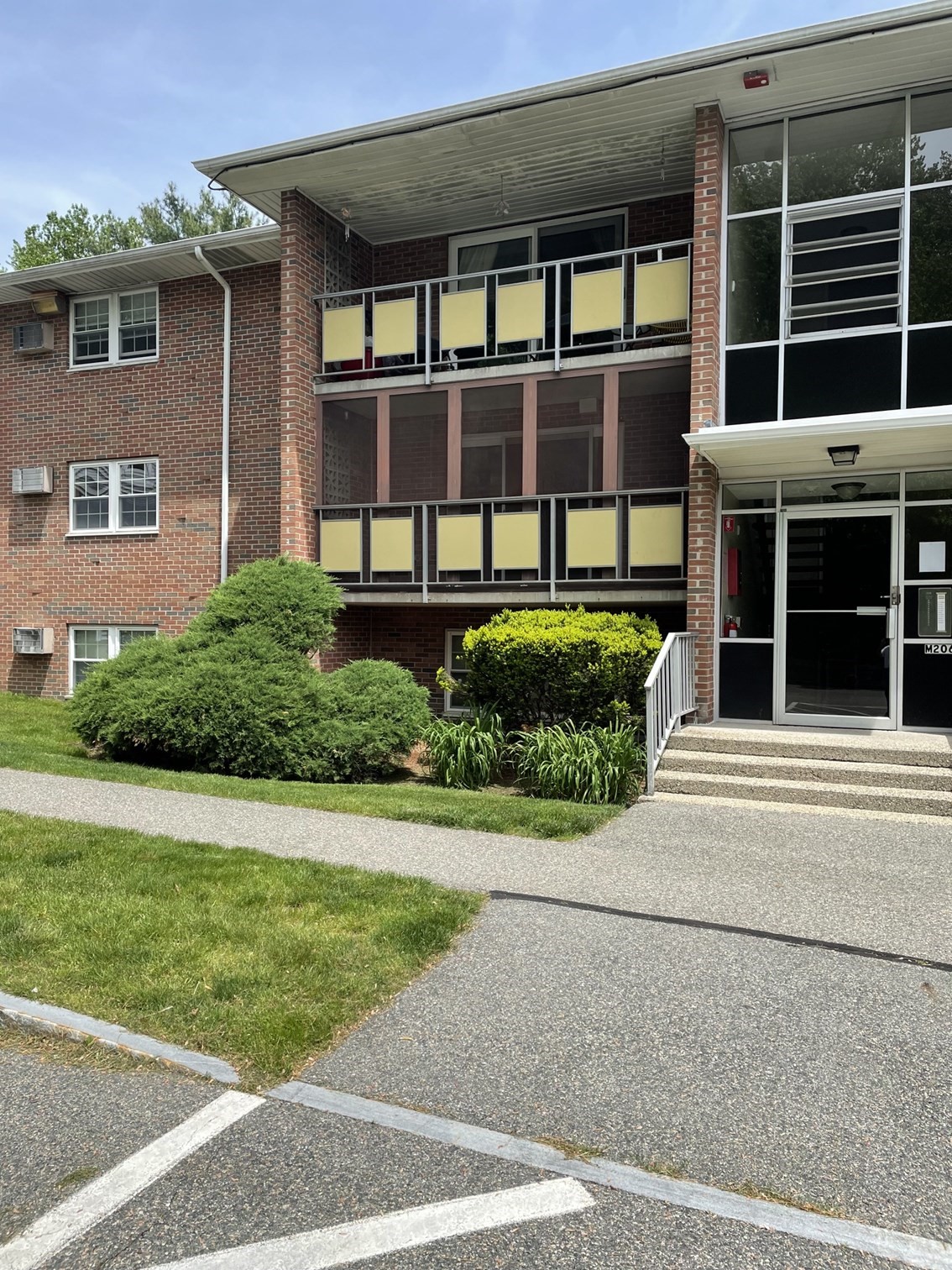 206 Rock St #M5 — photo