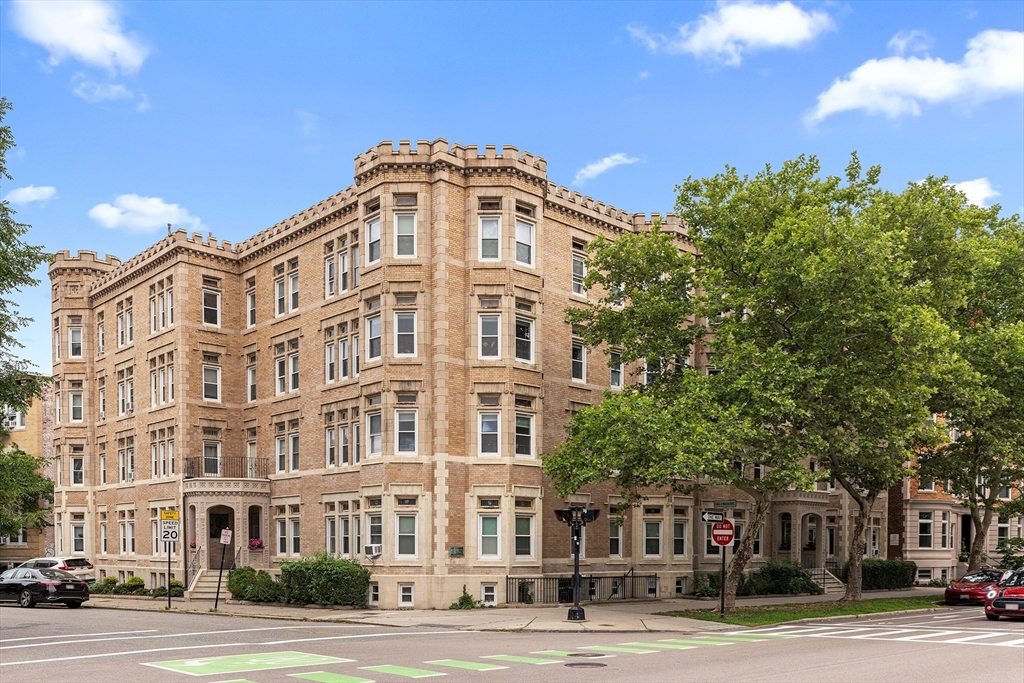 1834 Beacon St #B1 — photo