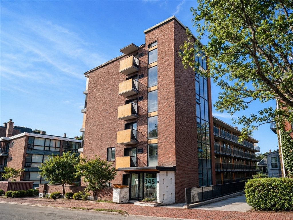 345 Harvard St #3B — photo