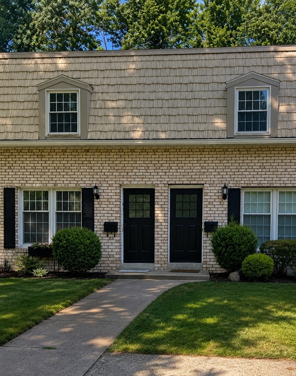 6 Corey Colonial #6 — photo