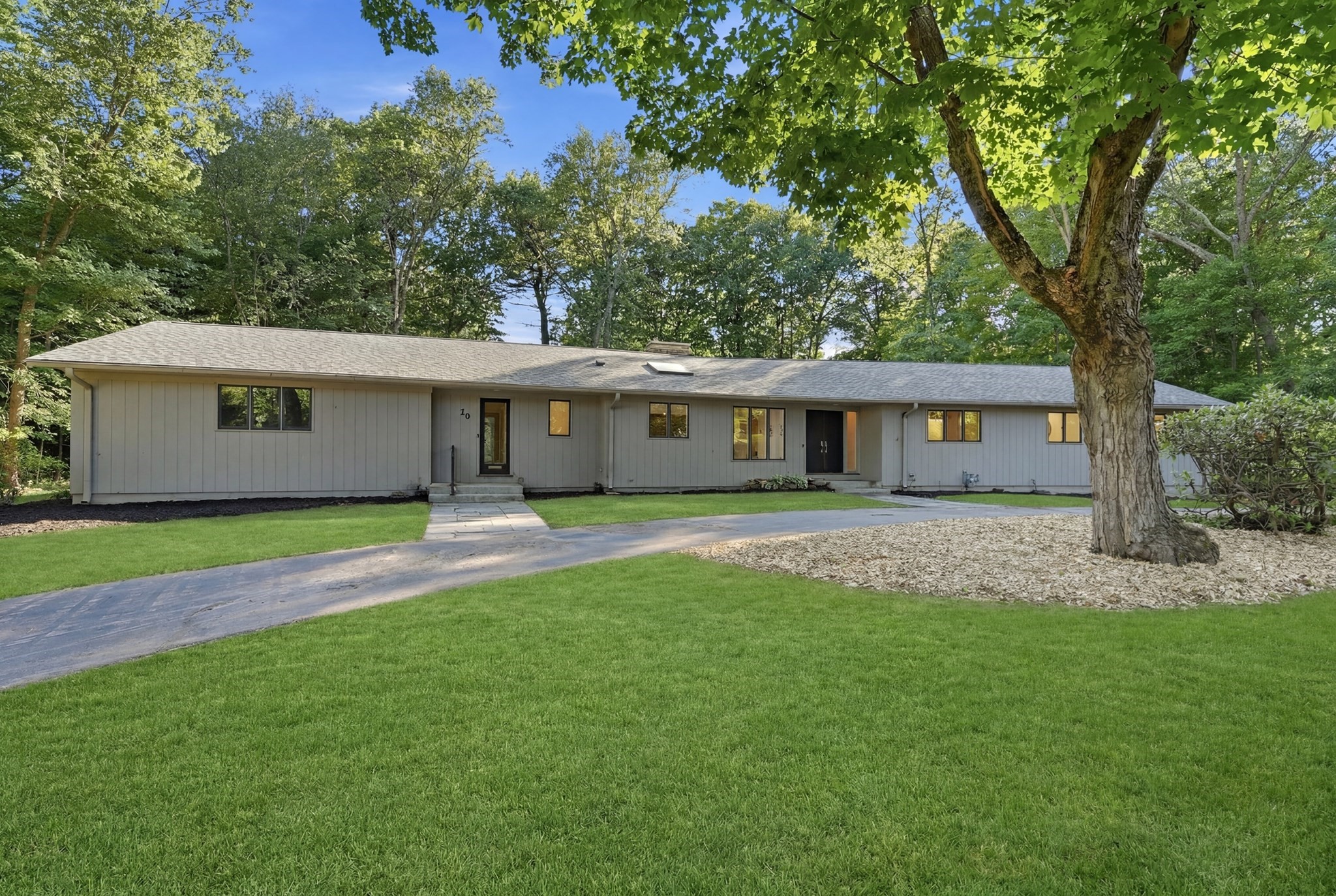 20 Longfellow Road, Holyoke, MA 01040 — photo 2