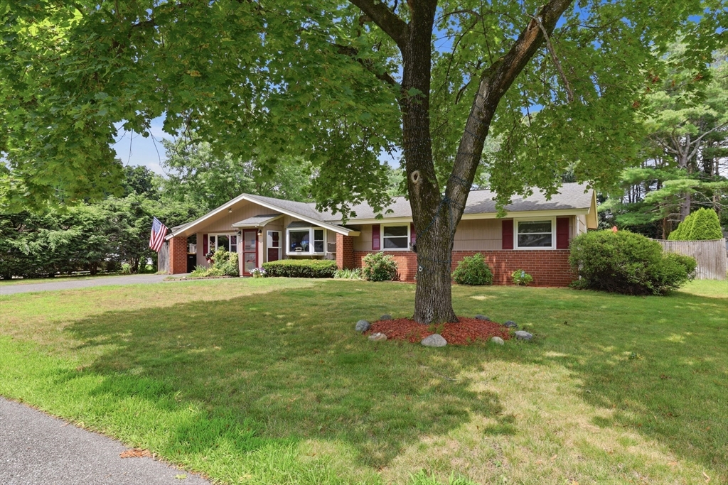 8 Sloane Dr — photo