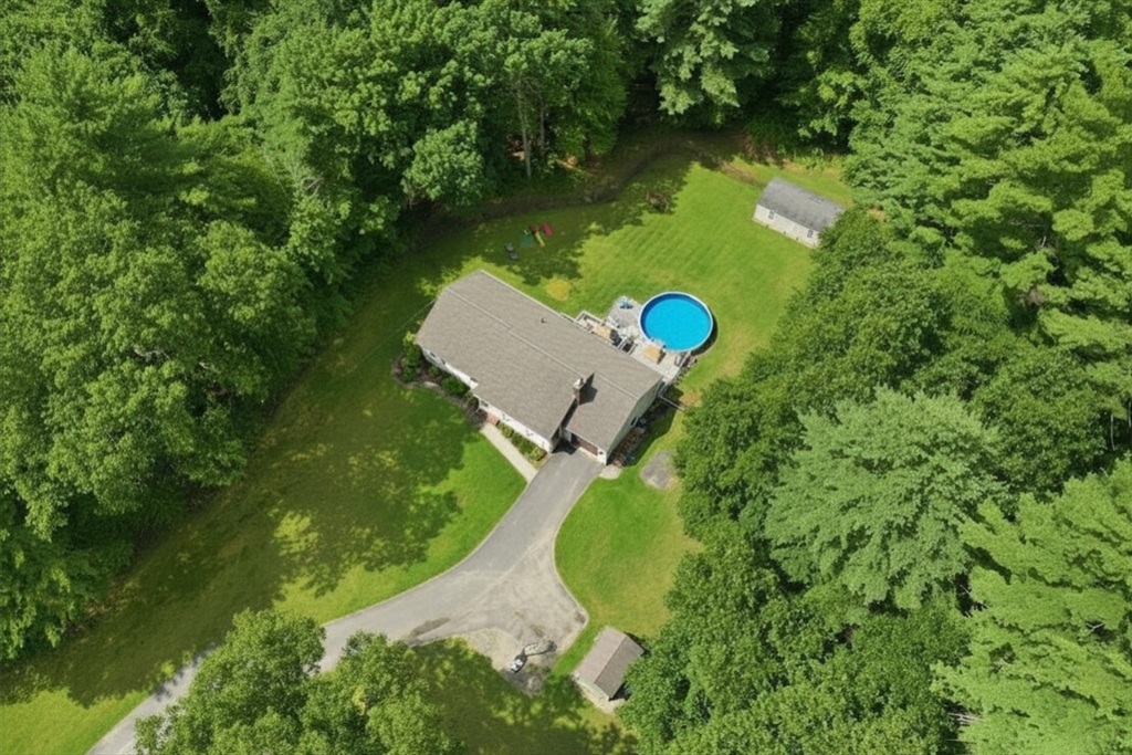 178 County Road, Southampton, MA 01073