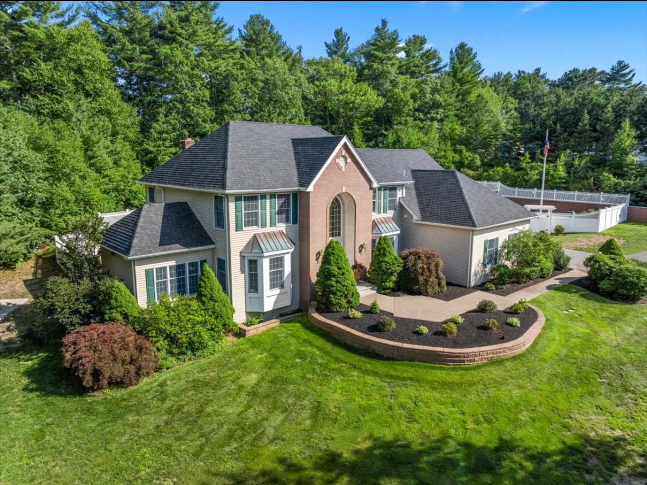 256 Hillcrest Rd — photo