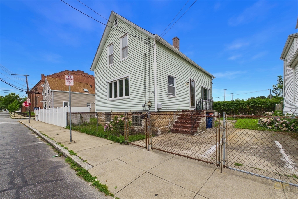250 Chancery St — photo