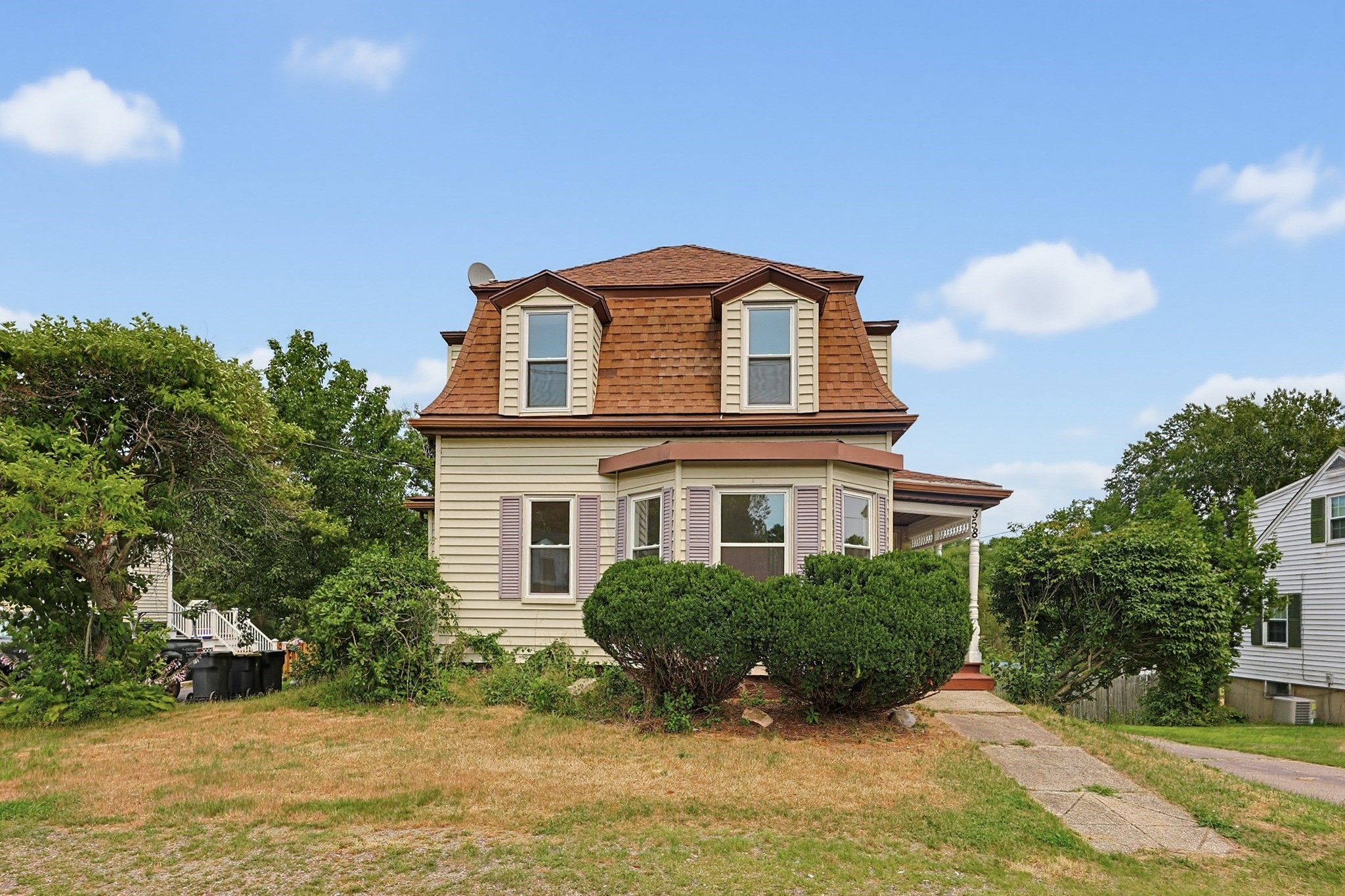 358 W Main St — photo