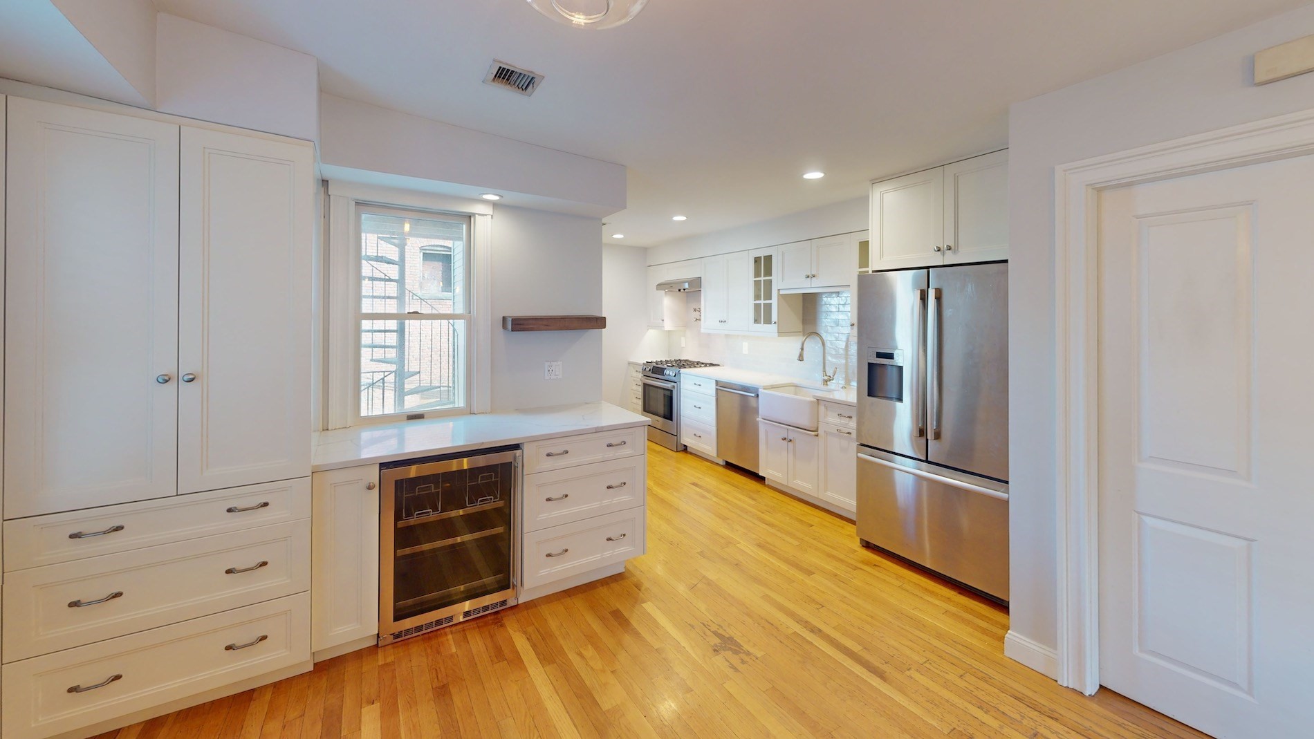 214-216 W 7th St #2L — photo