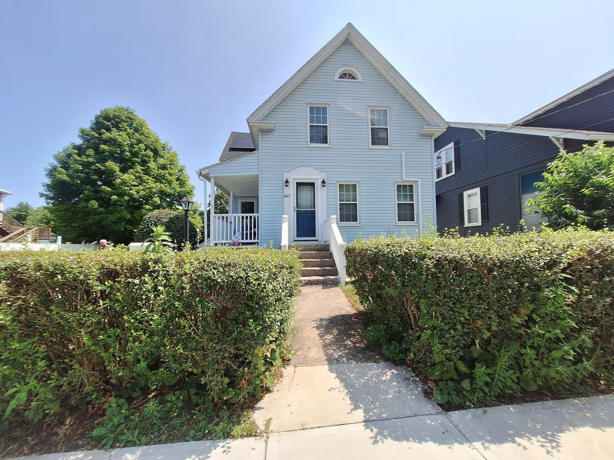407 Clarendon St — photo