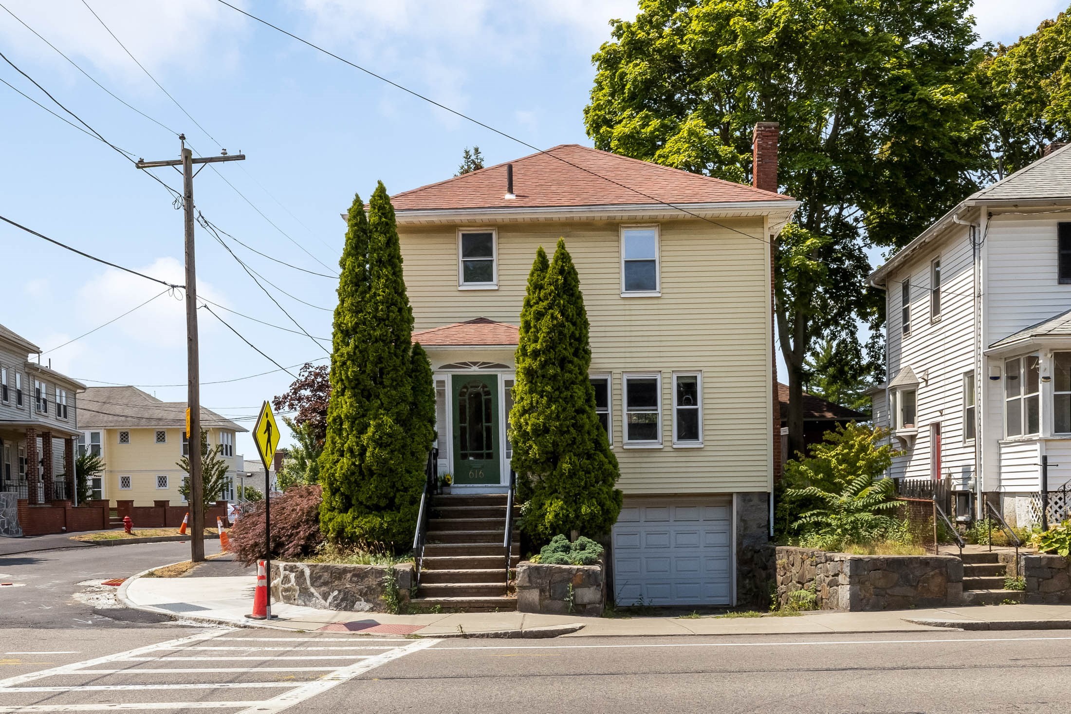 616 Adams St — photo
