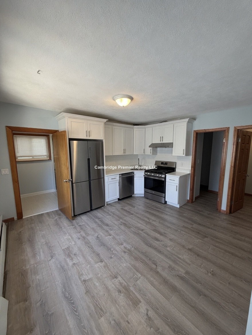 89 Webster Ave #3 — photo