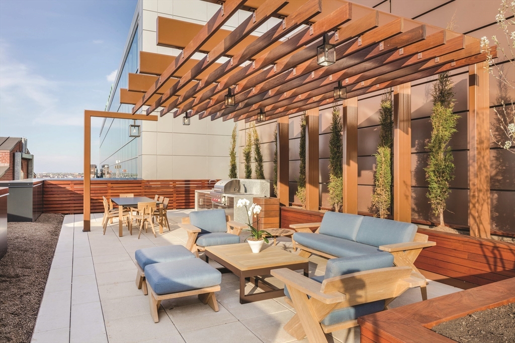 100 Lovejoy Wharf 5 N — photo