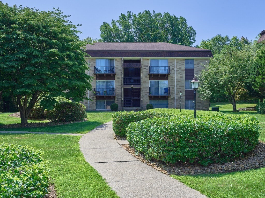 121 Bailey Road #D31 — photo