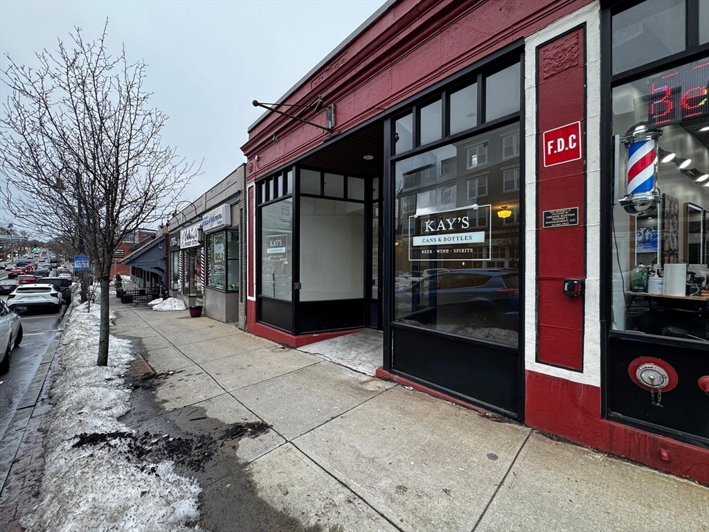 28-42 Commercial St #28 — photo