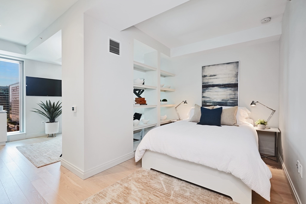 135 Seaport Blvd #U18 — photo