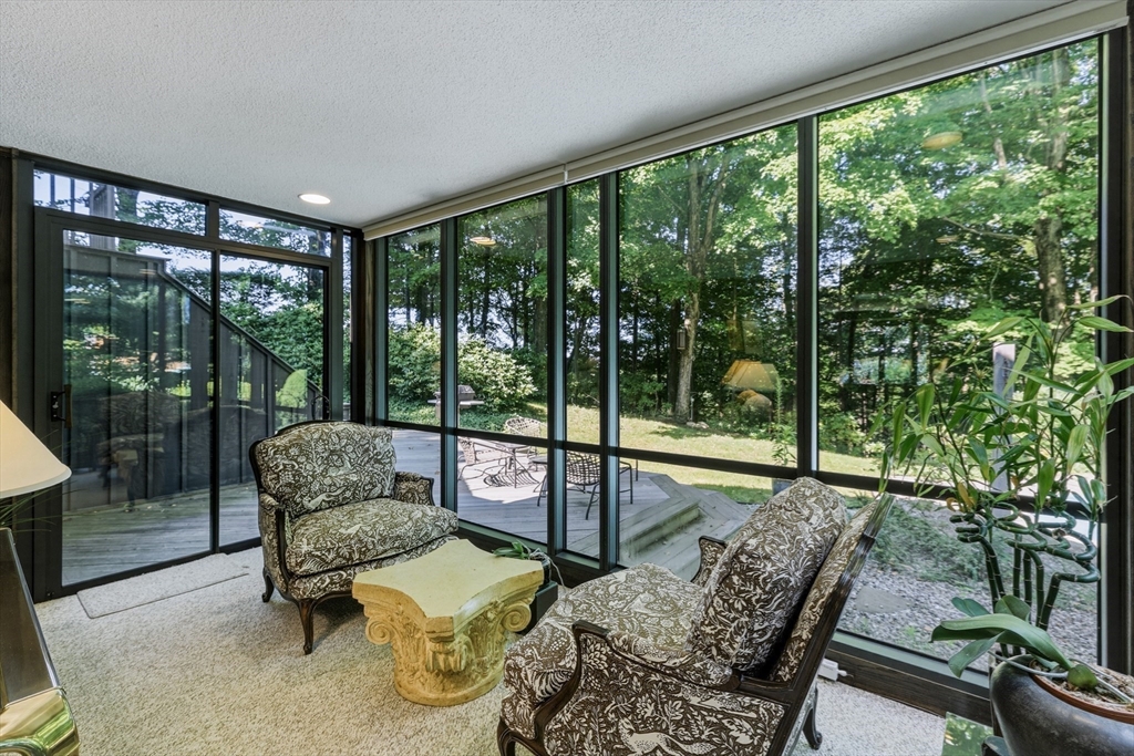 3 Hilltop Dr — photo