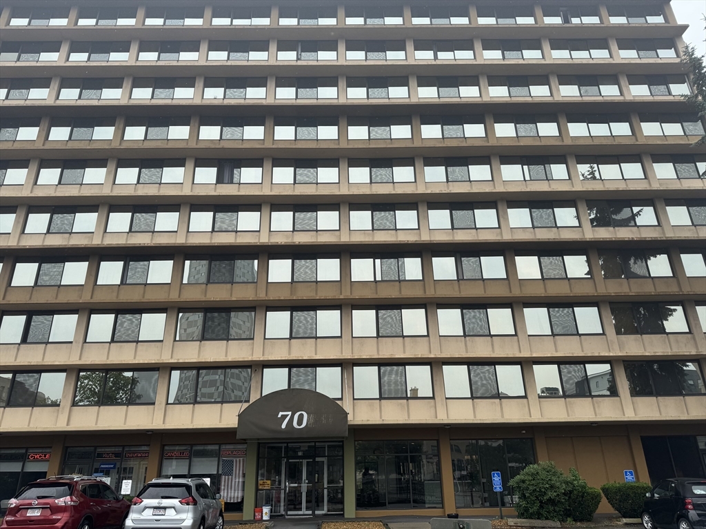 70 Southbridge St #713 — photo