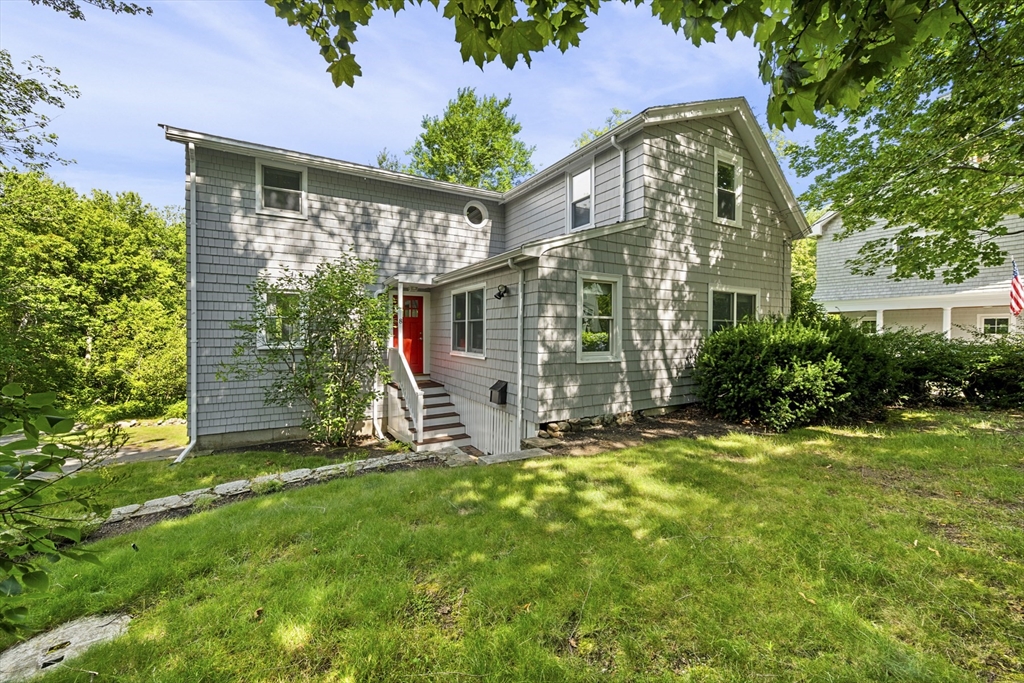 8 Risley Road, Marblehead, MA 01945