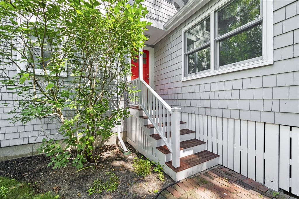 8 Risley Road, Marblehead, MA 01945 — photo 2