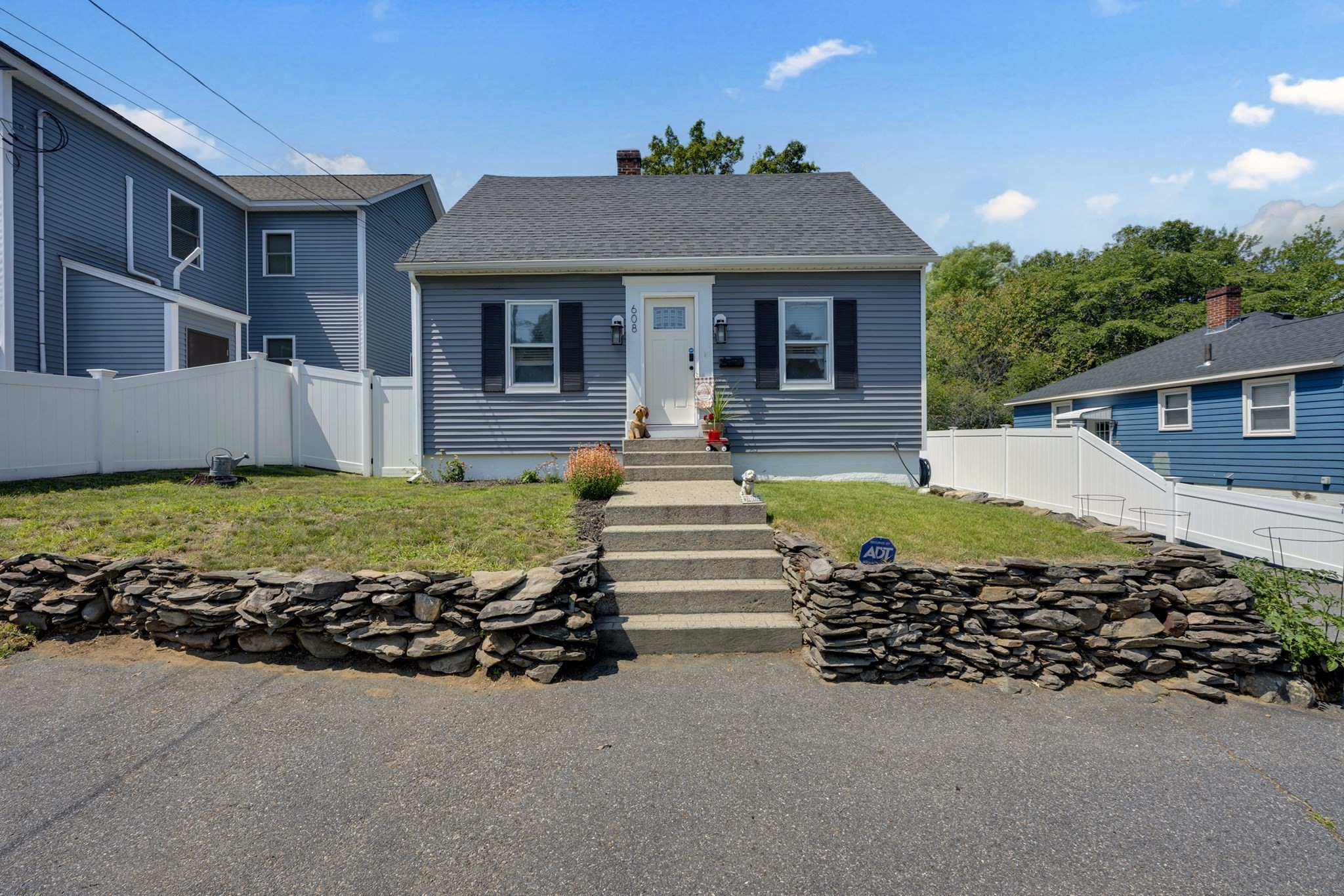 608 Abbott Ave — photo