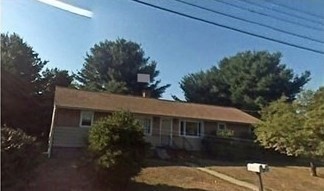 15 Saran Ave Room — photo