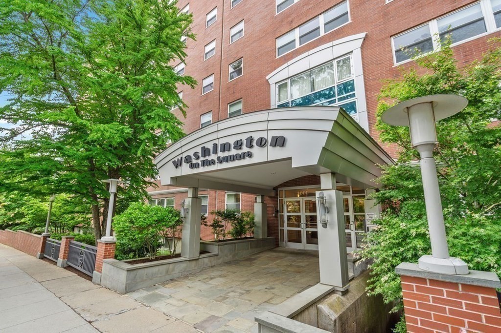 1600 Beacon St #902 — photo