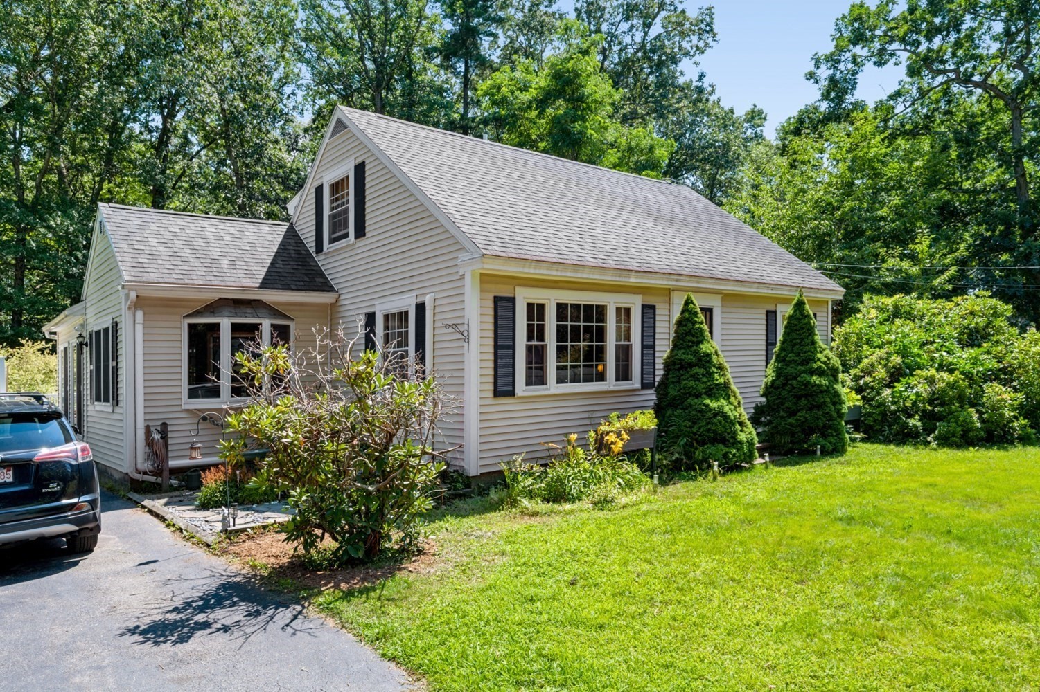 19 Middle Rd — photo