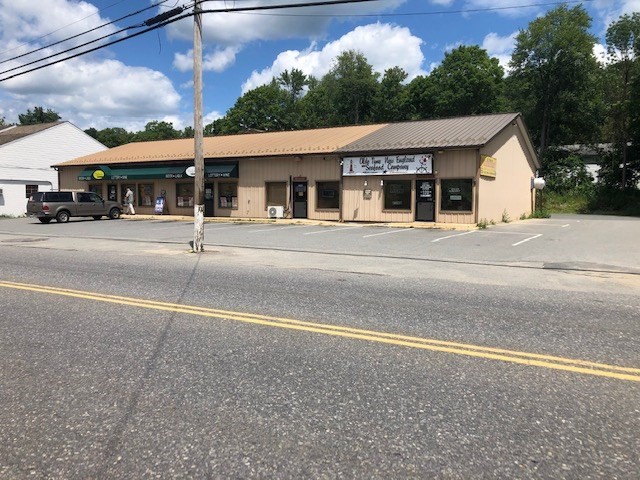 2290 Main St — photo